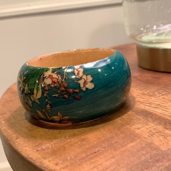 BLUE bracelet made from resin and piece of Asian cloth - Picture 1 of 4
